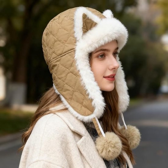 Fleece winter hat - Warm hat with thickened ear flaps - Soft, comfortable and frost-resistant - Stylish winter accessory - Color: Beige