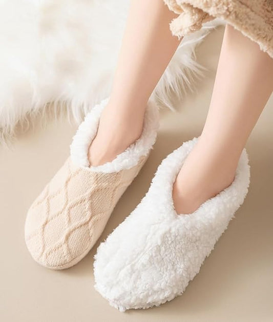 Socks - Warm socks - Indoor socks - Women's slippers - Warm winter socks - Fleece socks - Comfortable - Winter warmth - Ultra-comfortable women's indoor slippers - One size fits all - Black