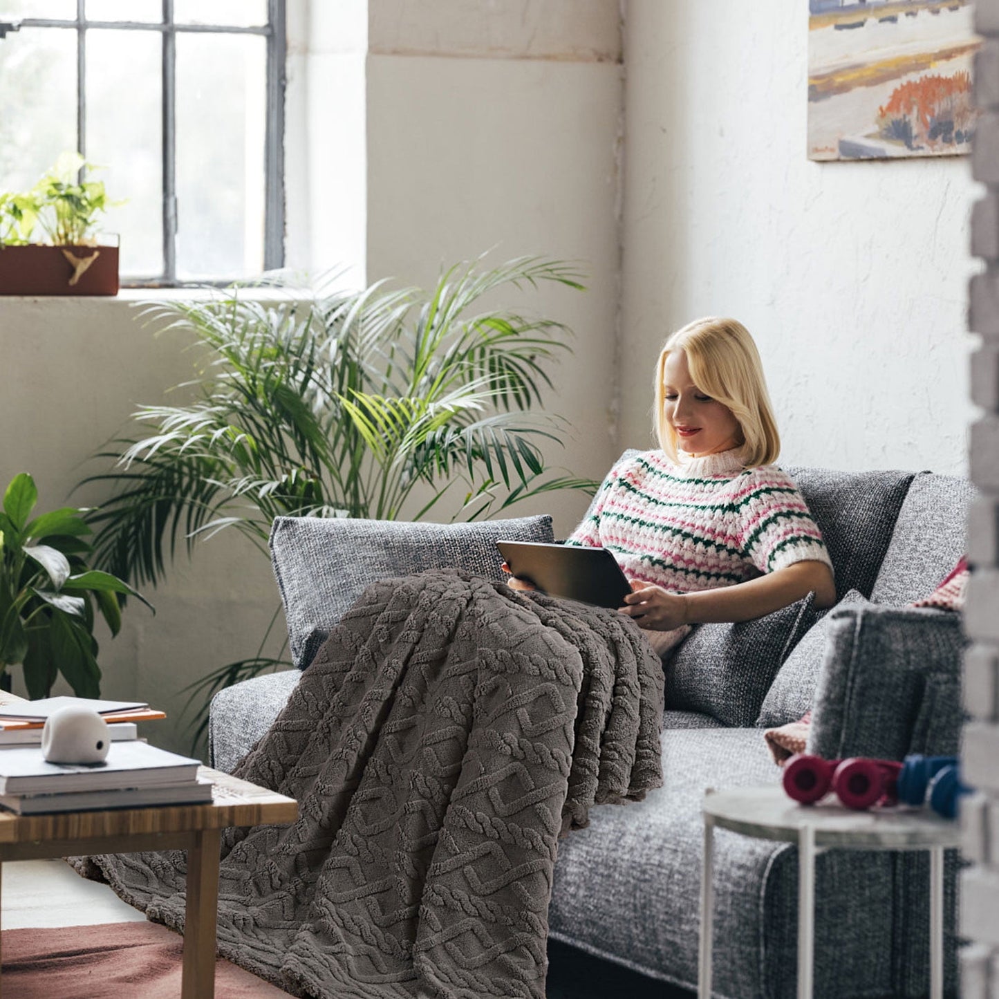 Warm Blankets for Winter, Winter Blankets Queen Size,King Blankets for The Bed, Winter Blankets Queen Size,Super Soft Throw Blankets, Silky Flannel Fleece Bed Blanket Coffee